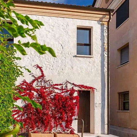 Casa Dell'artista Holiday home *